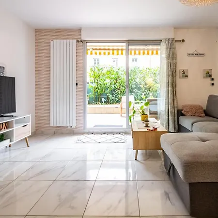 Le Petit Nid Centre Et Garage Prive Dijon